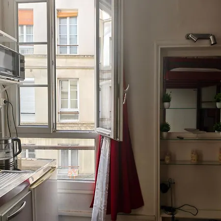 Cosy Next To Louvre 파리